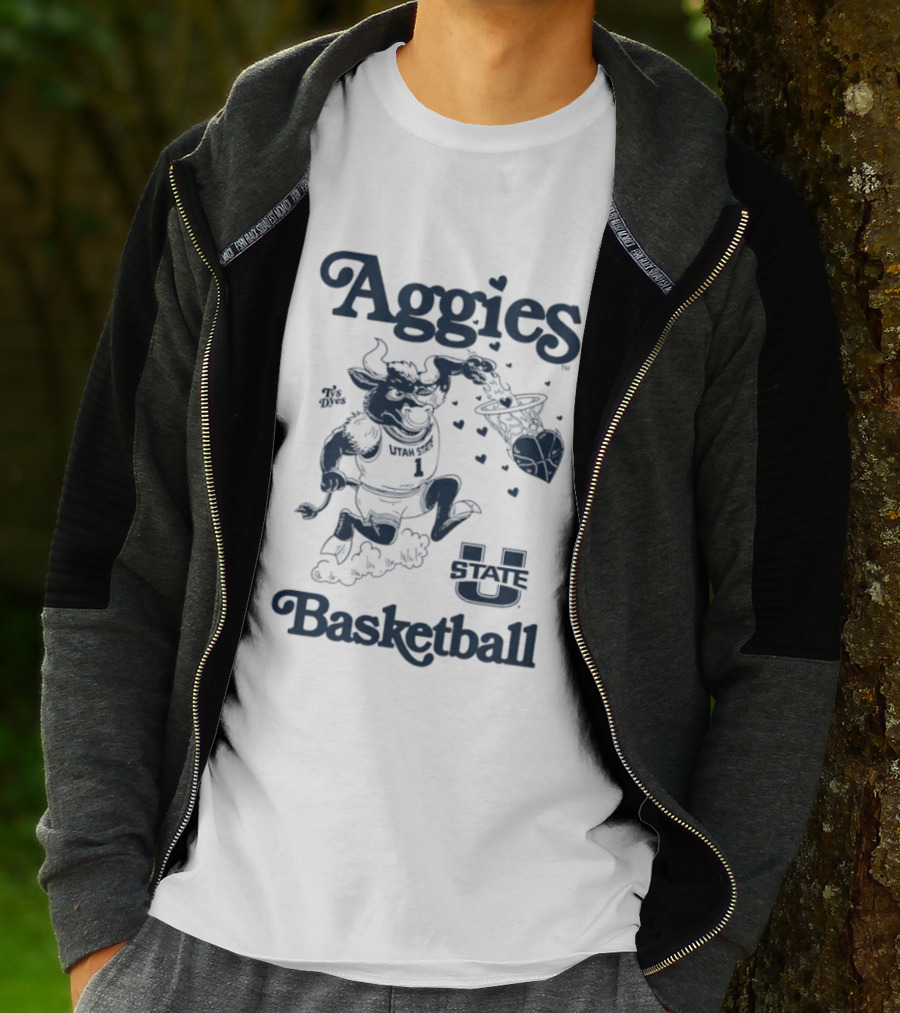 Aggies Basketball Big Blue Utah State Logo Bull Dunking T-Shirt