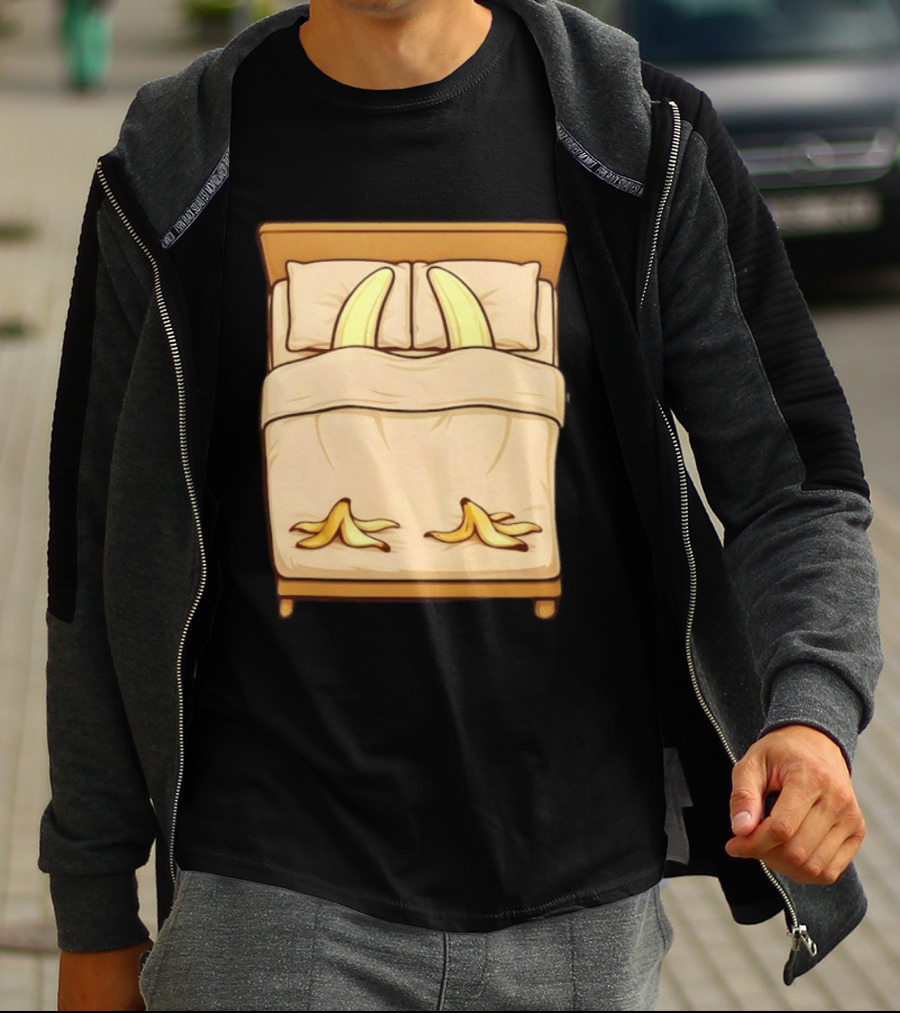 Funny Banana In Bed Sleeping Humor T-Shirt