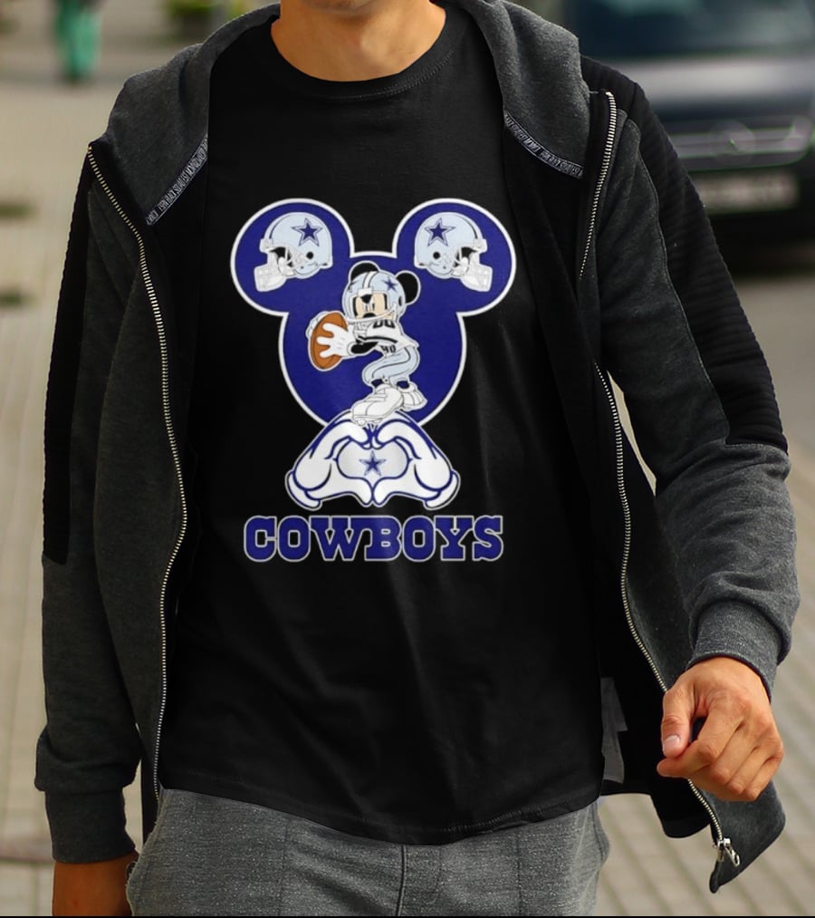 Dallas Cowboys Mickey Mouse Heart Hands Football Helmets T-Shirt