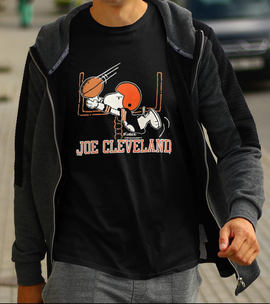 Joe Cleveland Browns Football Peanuts Comic T-Shirt