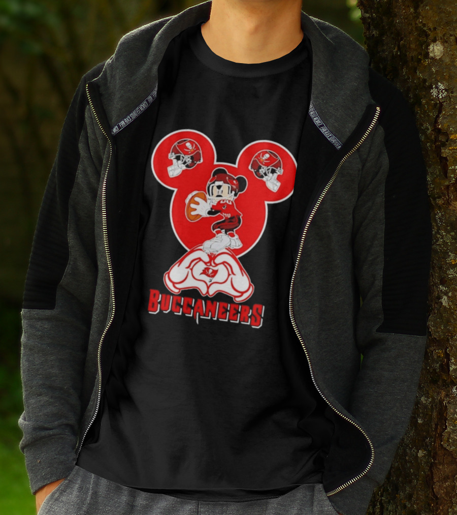 Tampa Bay Buccaneers Mickey Mouse Football Love Heart T-Shirt