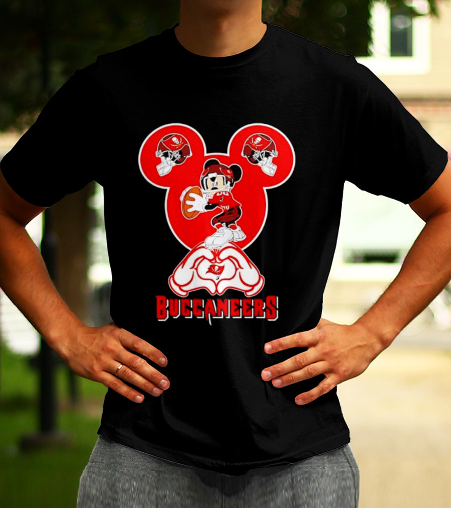Tampa Bay Buccaneers Mickey Mouse Football Love Heart T-Shirt