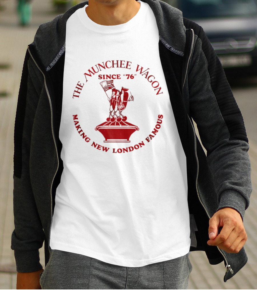 The Munchee Wagon Since '76 Making New London Famous T-Shirt