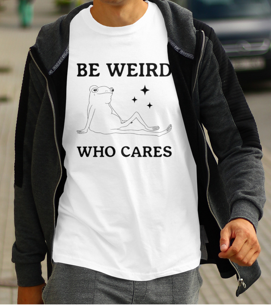 Be Weird Who Cares Frog Relaxed Retro Aesthetic T-Shirt