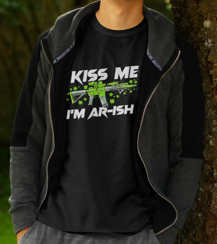 Kiss Me I'm ARish St Patrick's Day Shamrocks Rifle T-Shirt