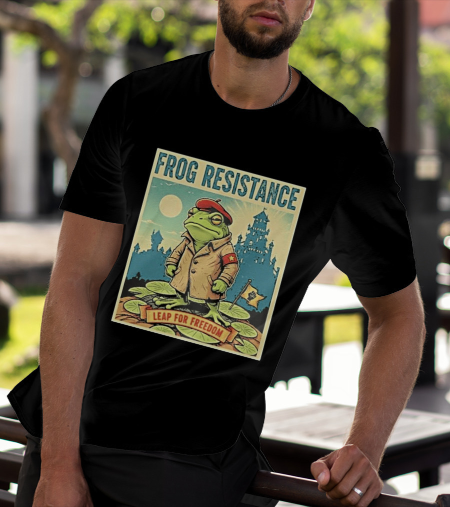Classic Frog Resistance Leap For Freedom Castle Beret Moonlight Lily Pads T-Shirt