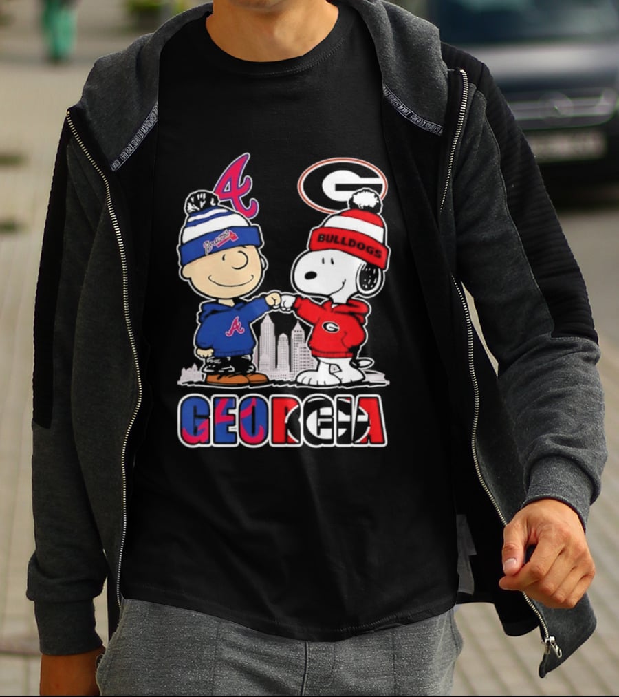 Atlanta Braves Charlie Brown Georgia Bulldogs Snoopy Merry Peanuts Christmas 2025 T-Shirt