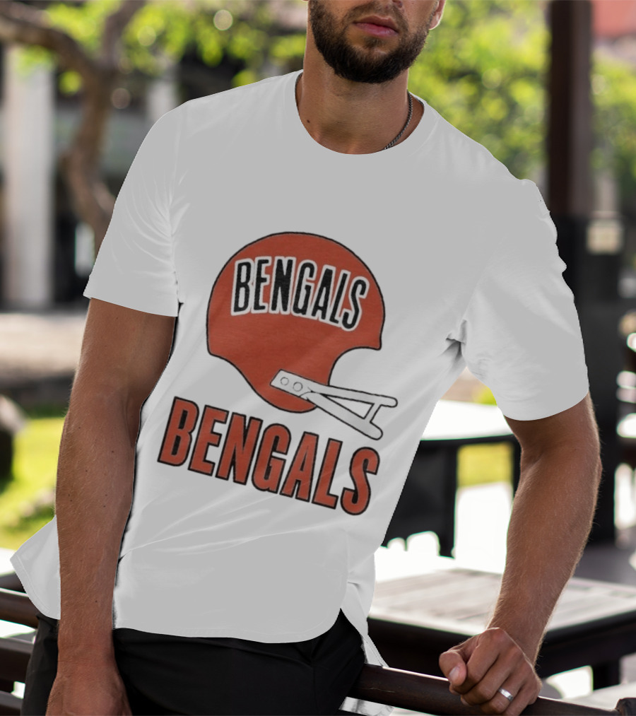 Bengals Big Helmet Cincinnati Football Team Retro Fan Gear T-Shirt