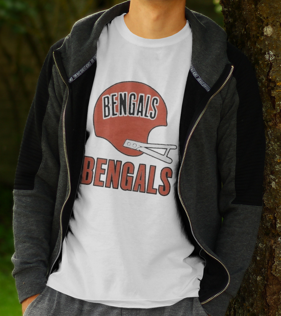 Bengals Big Helmet Cincinnati Football Team Retro Fan Gear T-Shirt