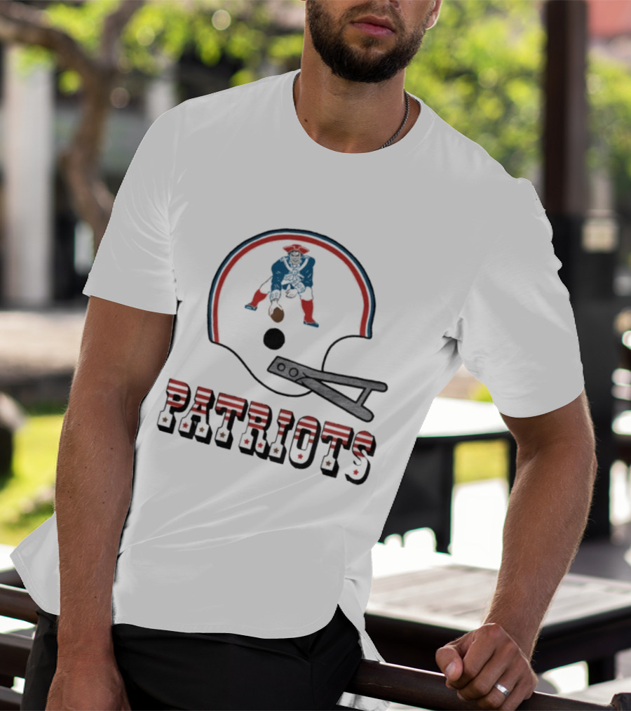 New England Patriots Helmet Throwback T-Shirt
