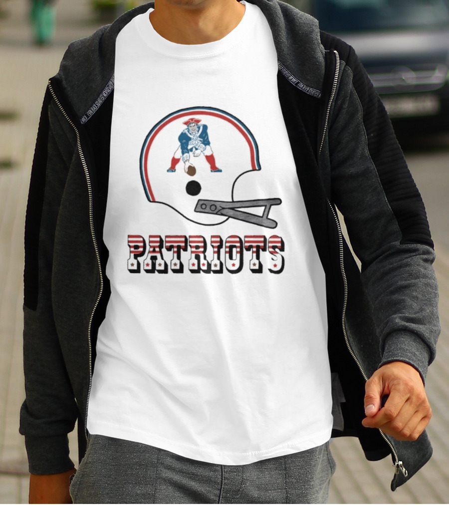New England Patriots Helmet Throwback T-Shirt