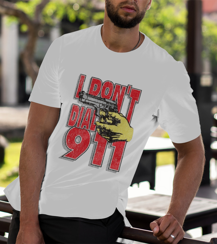 Handgun I Don't Dial 911 Retro Bold Red T-Shirt