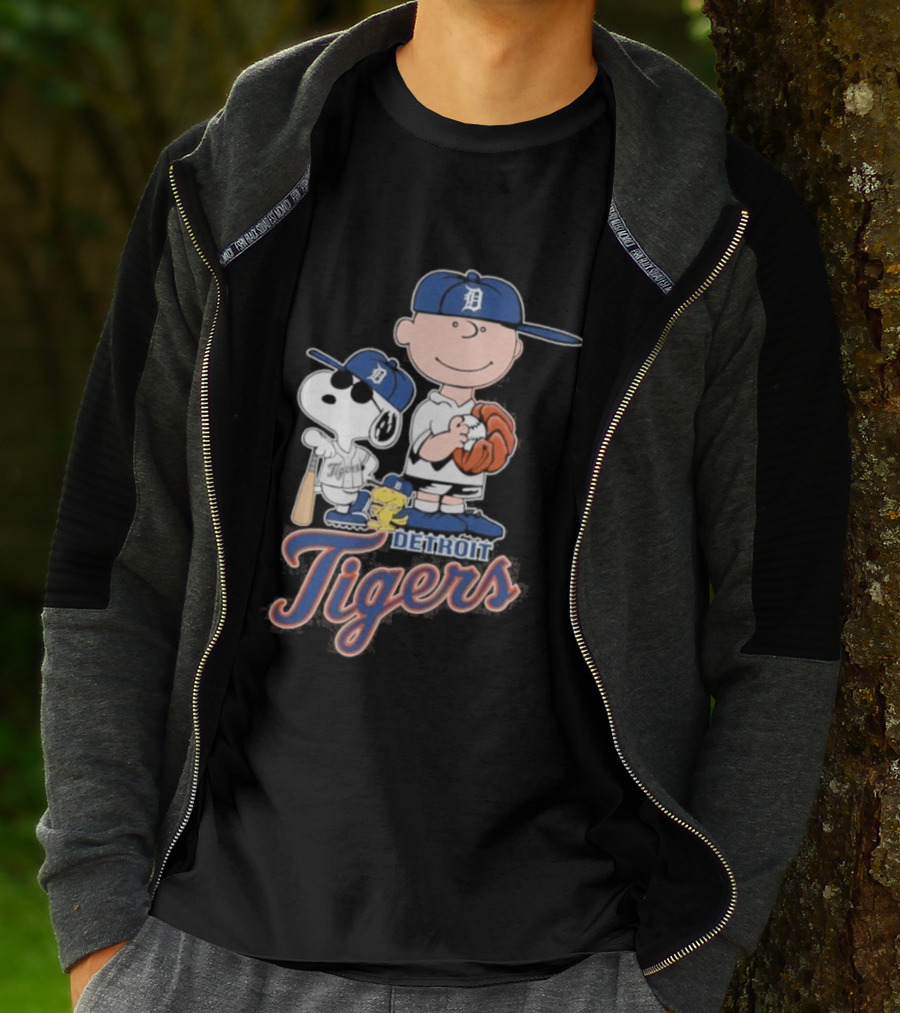 2026 Snoopy Charlie Brown Detroit Tigers Baseball T-Shirt
