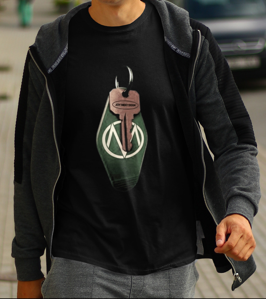 The Maine Joy Next Door Key Motel Tag M T-Shirt