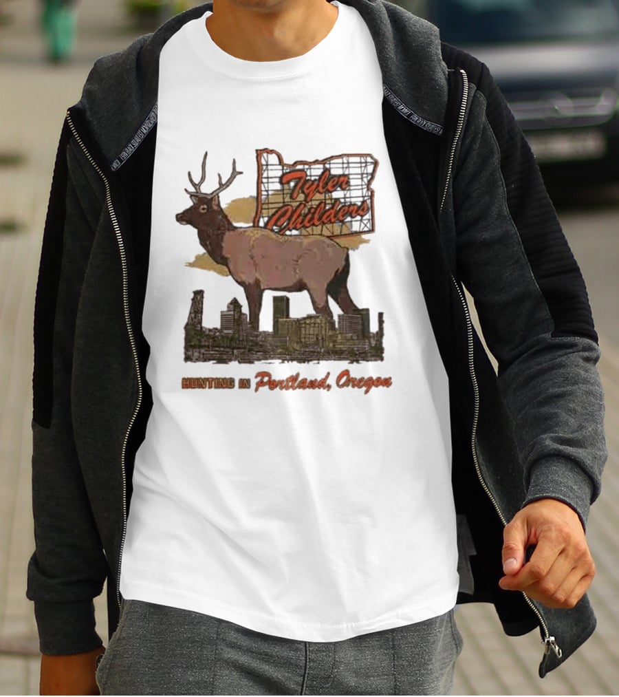 Tyler Childers Hunting In Portland Oregon Elk Skyline T-Shirt