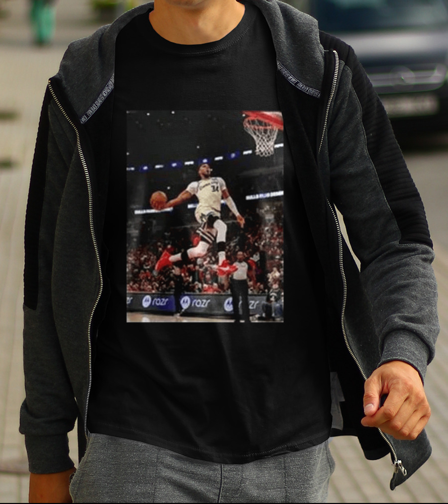 Giannis Antetokounmpo Slam Dunk Milwaukee Bucks NBA Basketball T-Shirt