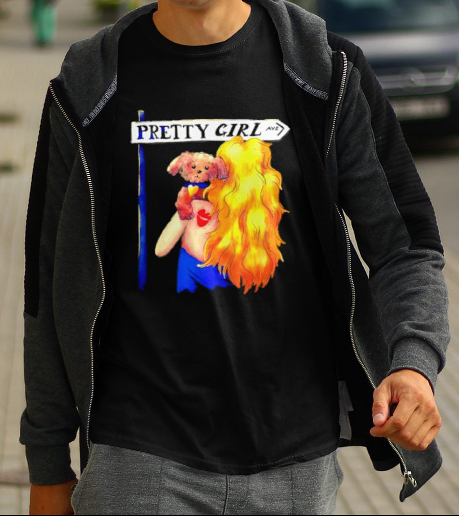 Pretty Girl Avenue Blonde Woman With Teddy Bear And Heart Tattoo T-Shirt