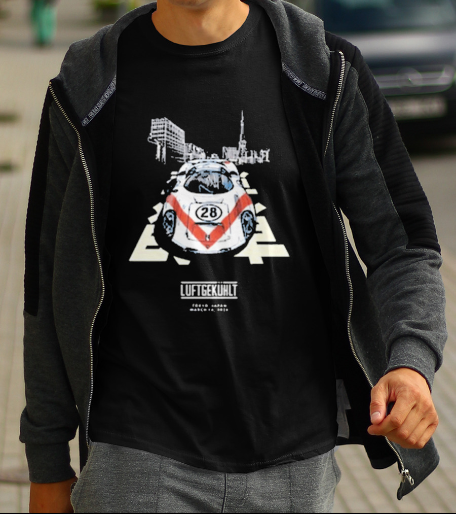 Luftgekuhlt Tokyo Event Porsche 28 Red Stripe Skyline Scene T-Shirt