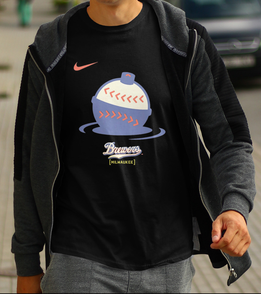 Milwaukee Brewers Large Retro Baseball Cap T-Shirt