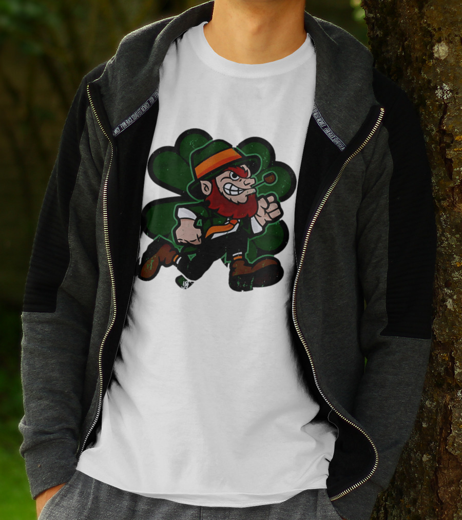 Leprechaun St. Patrick's Day Four Leaf Clover Smoking Pipe Vintage Irish T-Shirt