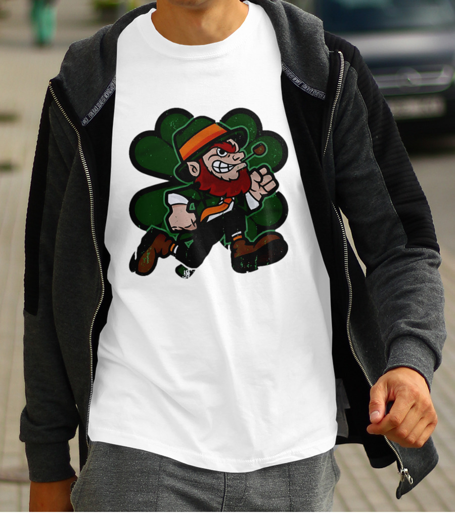 Leprechaun St. Patrick's Day Four Leaf Clover Smoking Pipe Vintage Irish T-Shirt
