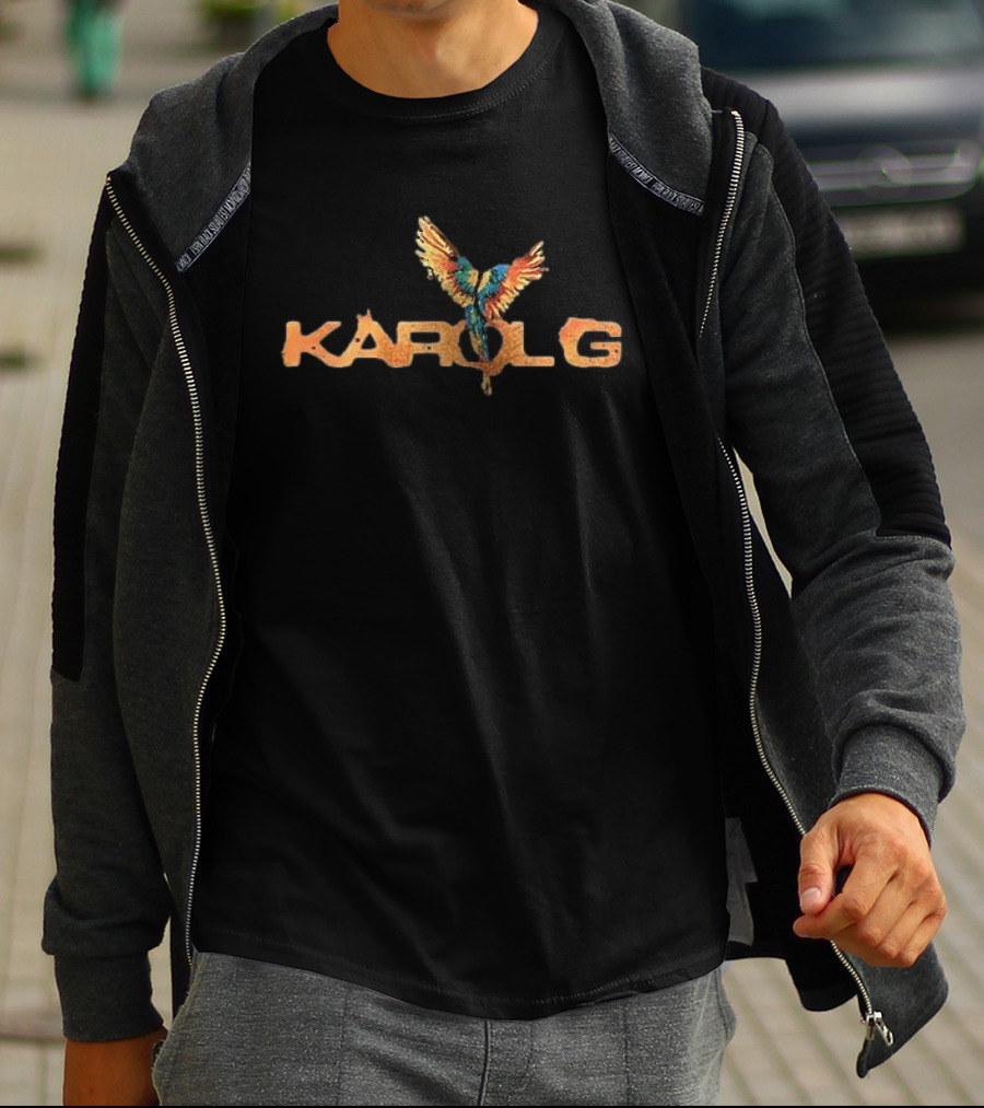 Karol G Parrot Viajando Por El Mundo Tropitour Colorful Wings T-Shirt
