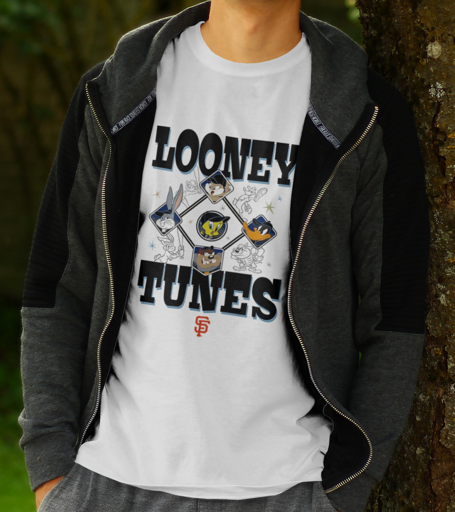 Looney Tunes San Francisco Giants Baseball Bugs Bunny Daffy Duck Taz Tweety T-Shirt