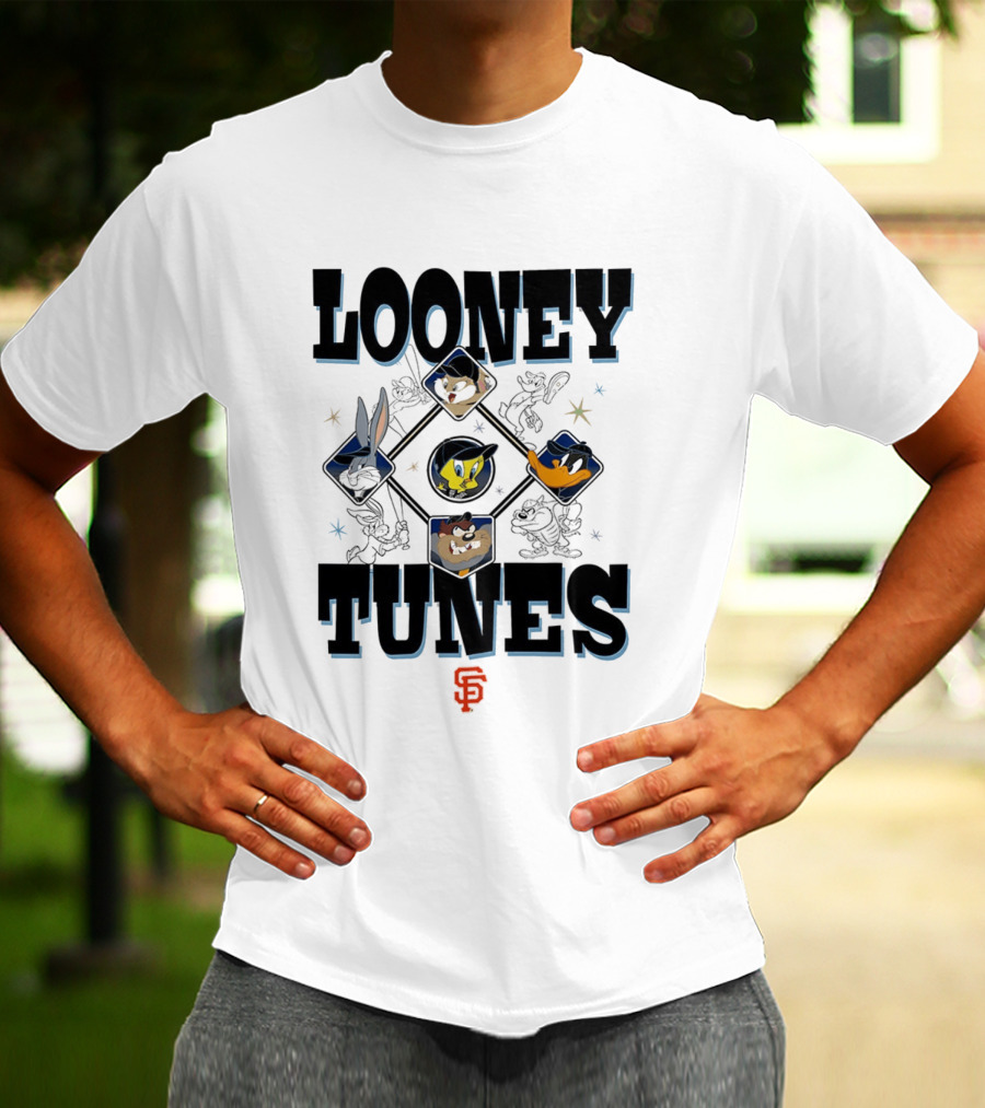 Looney Tunes San Francisco Giants Baseball Bugs Bunny Daffy Duck Taz Tweety T-Shirt