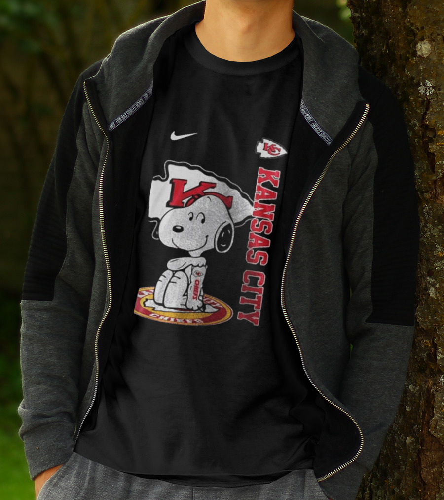 Kansas City Chiefs Snoopy Yes I'm Old Thank You For The Memories T-Shirt