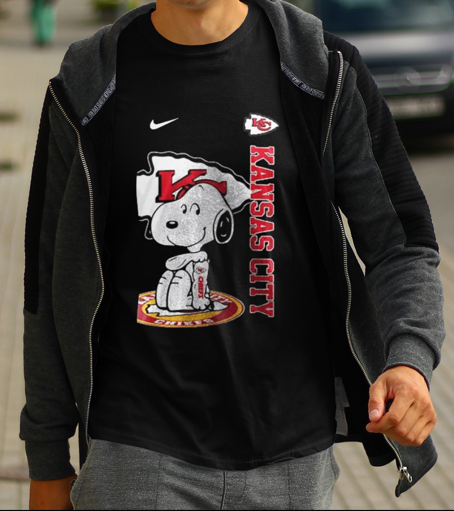 Kansas City Chiefs Snoopy Yes I'm Old Thank You For The Memories T-Shirt