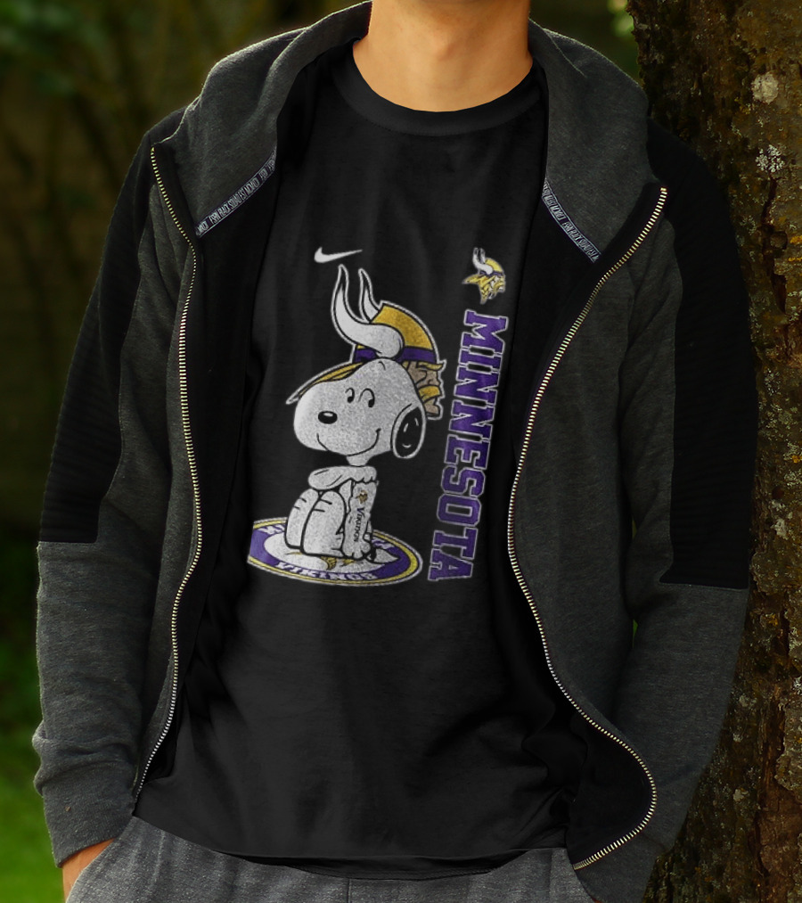 Minnesota Vikings Peanuts Snoopy Thank You For The Memories T-Shirt