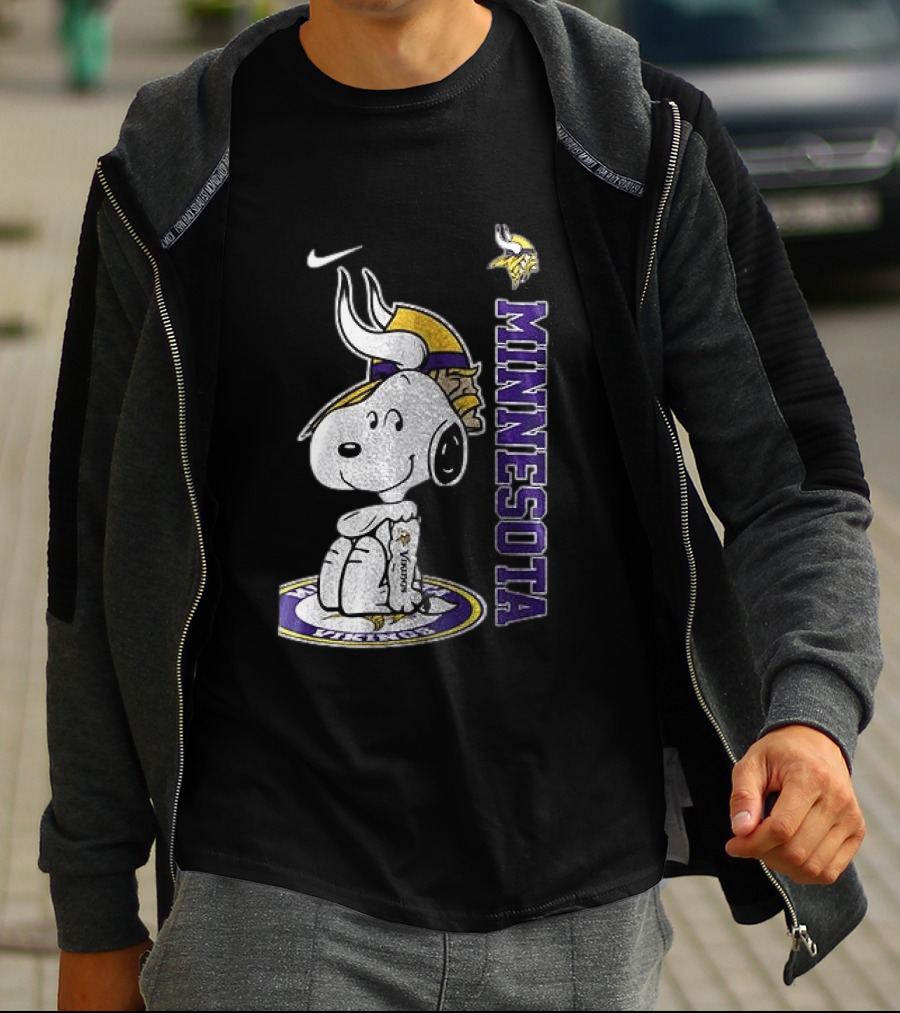 Minnesota Vikings Peanuts Snoopy Thank You For The Memories T-Shirt