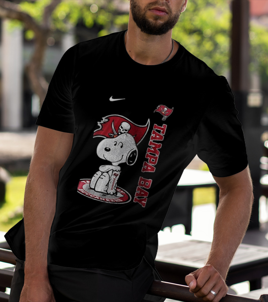 Tampa Bay Buccaneers Snoopy Football Memories Peanuts Collaboration T-Shirt