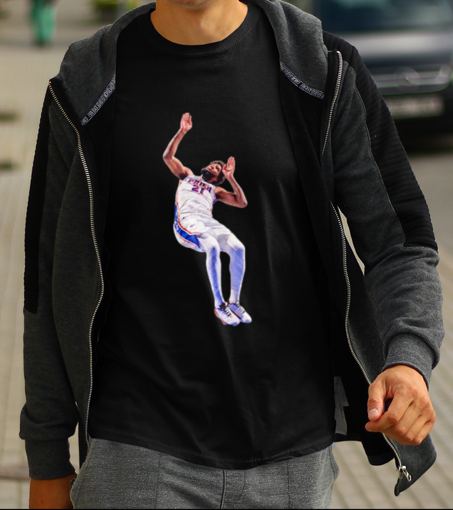 New York Knicks Mitchell Robinson Dunking On Philadelphia Player T-Shirt