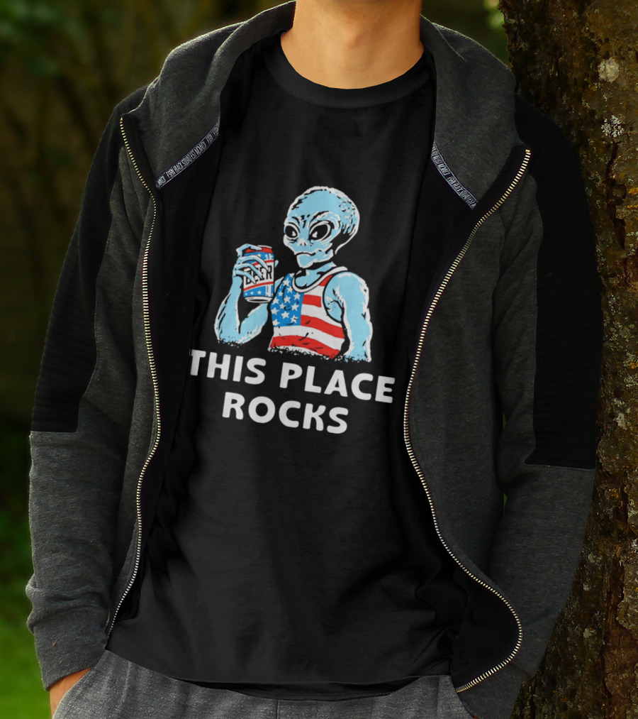 This Place Rocks Blue Alien With American Flag Tank And Beer Can T-Shirt