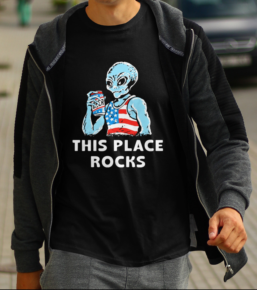 This Place Rocks Blue Alien With American Flag Tank And Beer Can T-Shirt