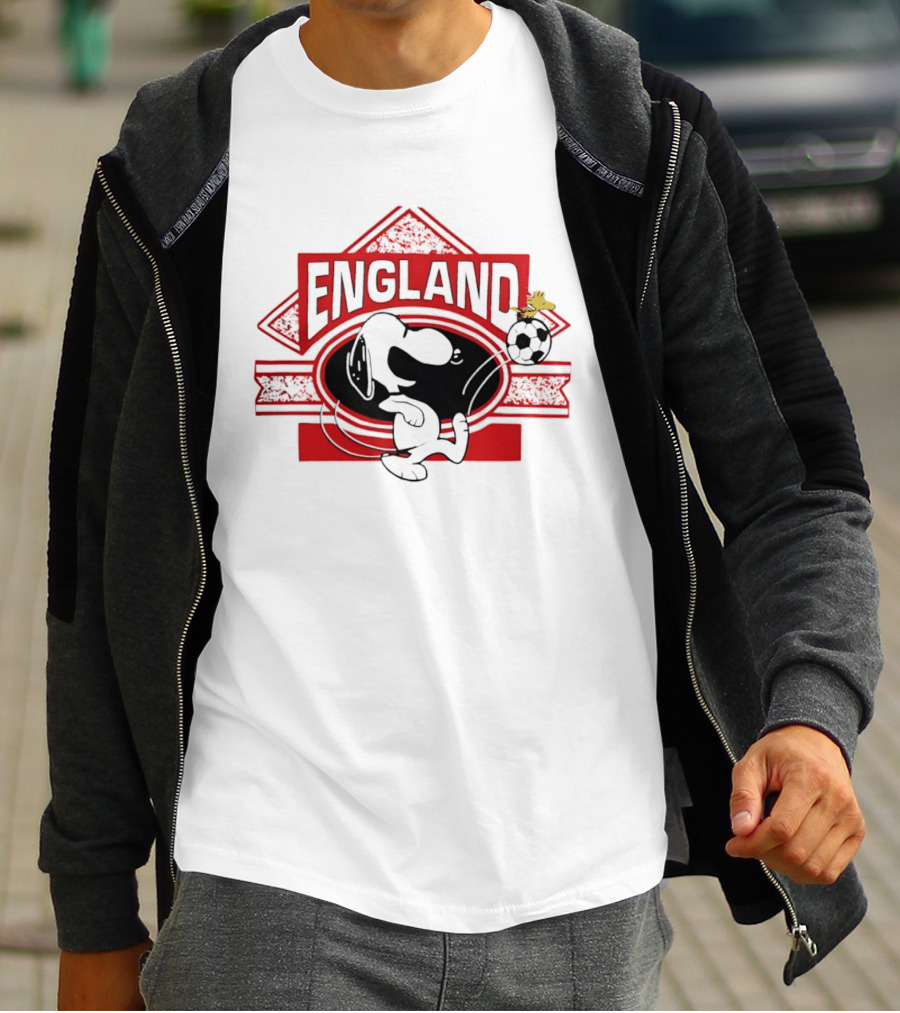 Snoopy Woodstock Peanuts England Soccer Football Collaboration T-Shirt