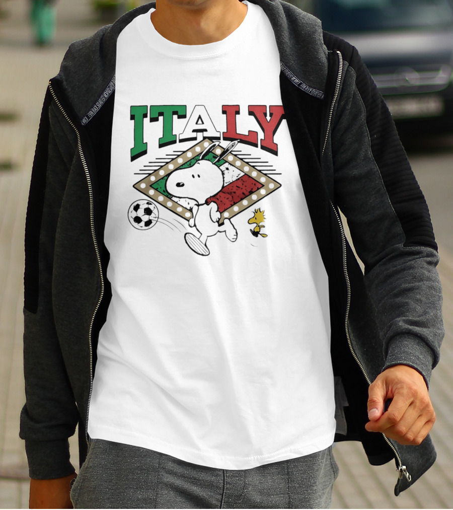 Italy Snoopy Woodstock Peanuts Soccer Team T-Shirt