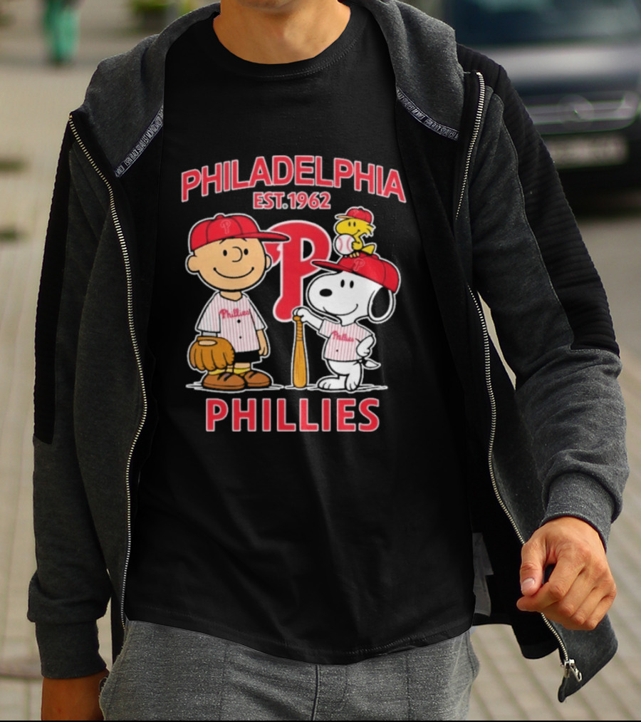 Philadelphia Phillies Est 1962 Snoopy Woodstock Baseball Peanuts T-Shirt