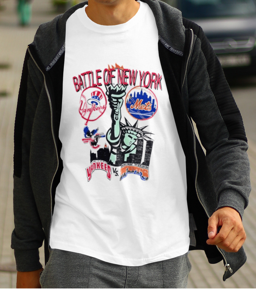 Yankees Mets Battle Of New York Statue Of Liberty T-Shirt
