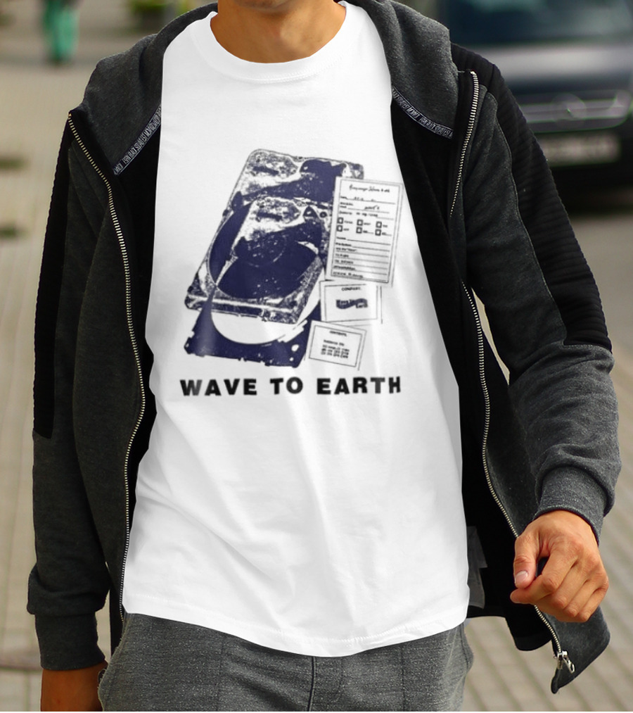 Wave To Earth Vintage Cassette Player Aesthetic T-Shirt