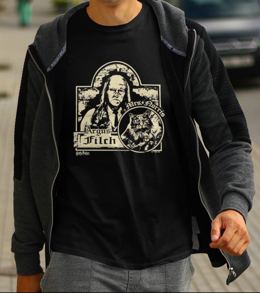 Mr. Argus Filch Và Mrs. Norris Witch World Caretaker And Cat T-Shirt