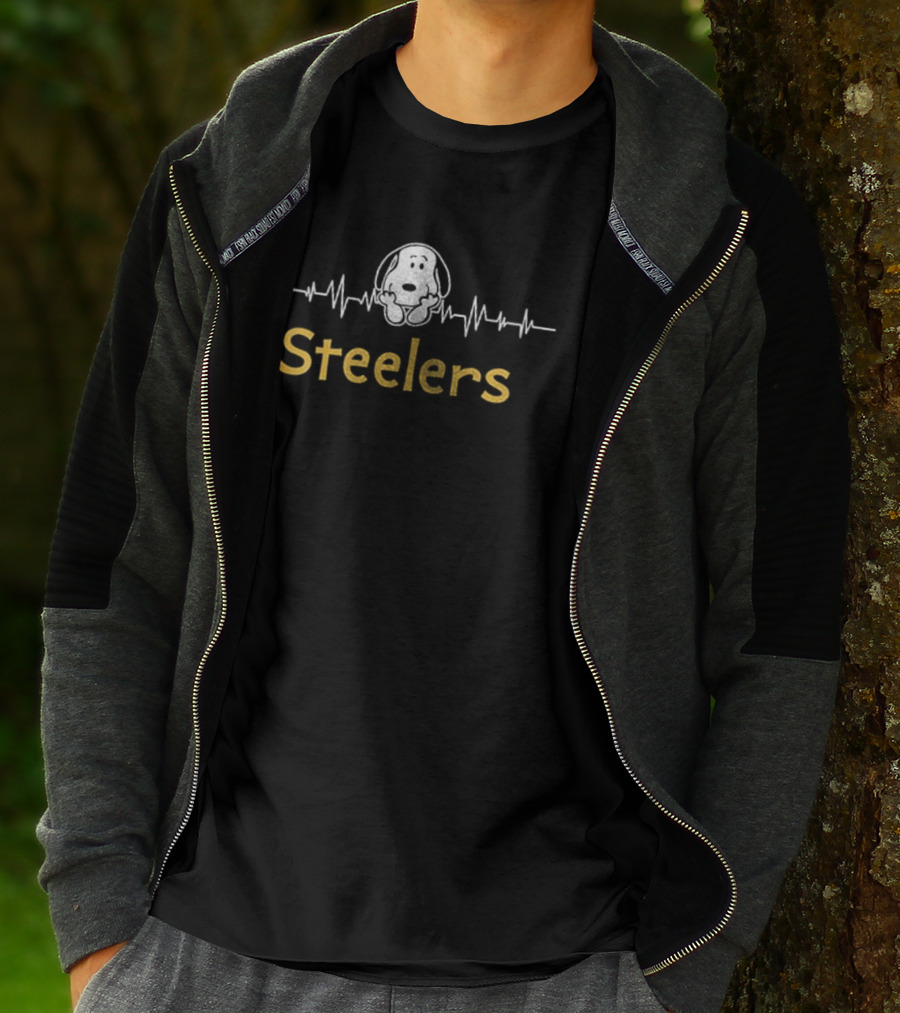 Pittsburgh Steelers Peanuts Snoopy Heartbeat This Nurse Loves Her T-Shirt