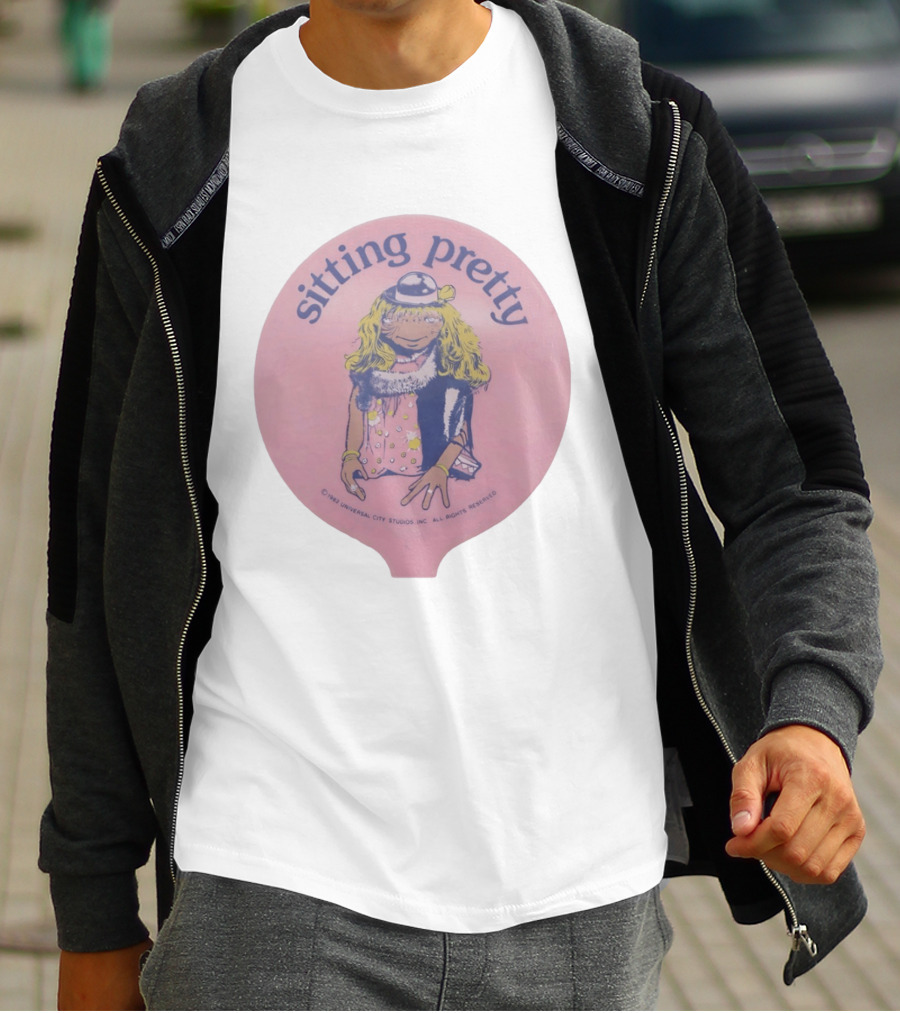 Sitting Pretty 1982 Universal City Studios ET T-Shirt