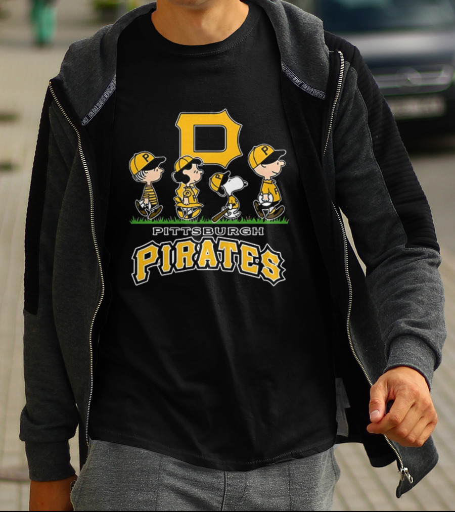Snoopy Charlie Brown Linus Lucy Pittsburgh Pirates 2026 T-Shirt