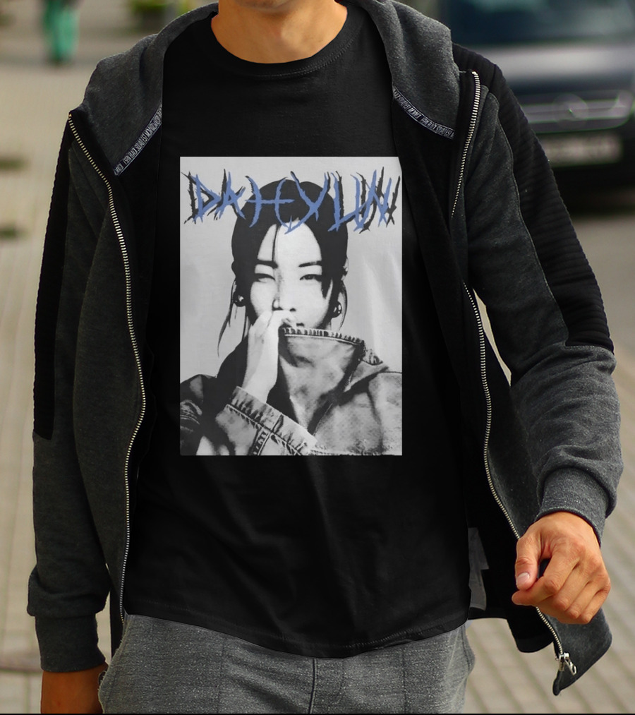 DAHYUN Photo Blue Text Style Black And White Image T-Shirt