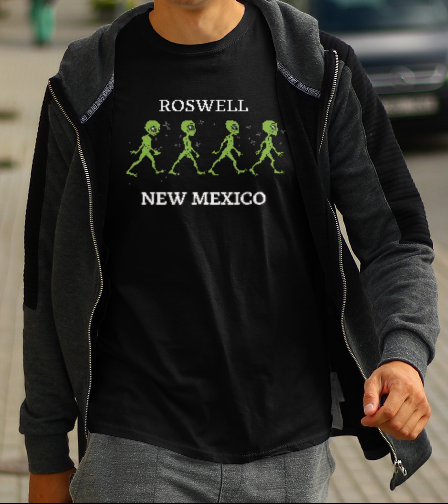 Roswell New Mexico Alien Walking Green Figures T-Shirt