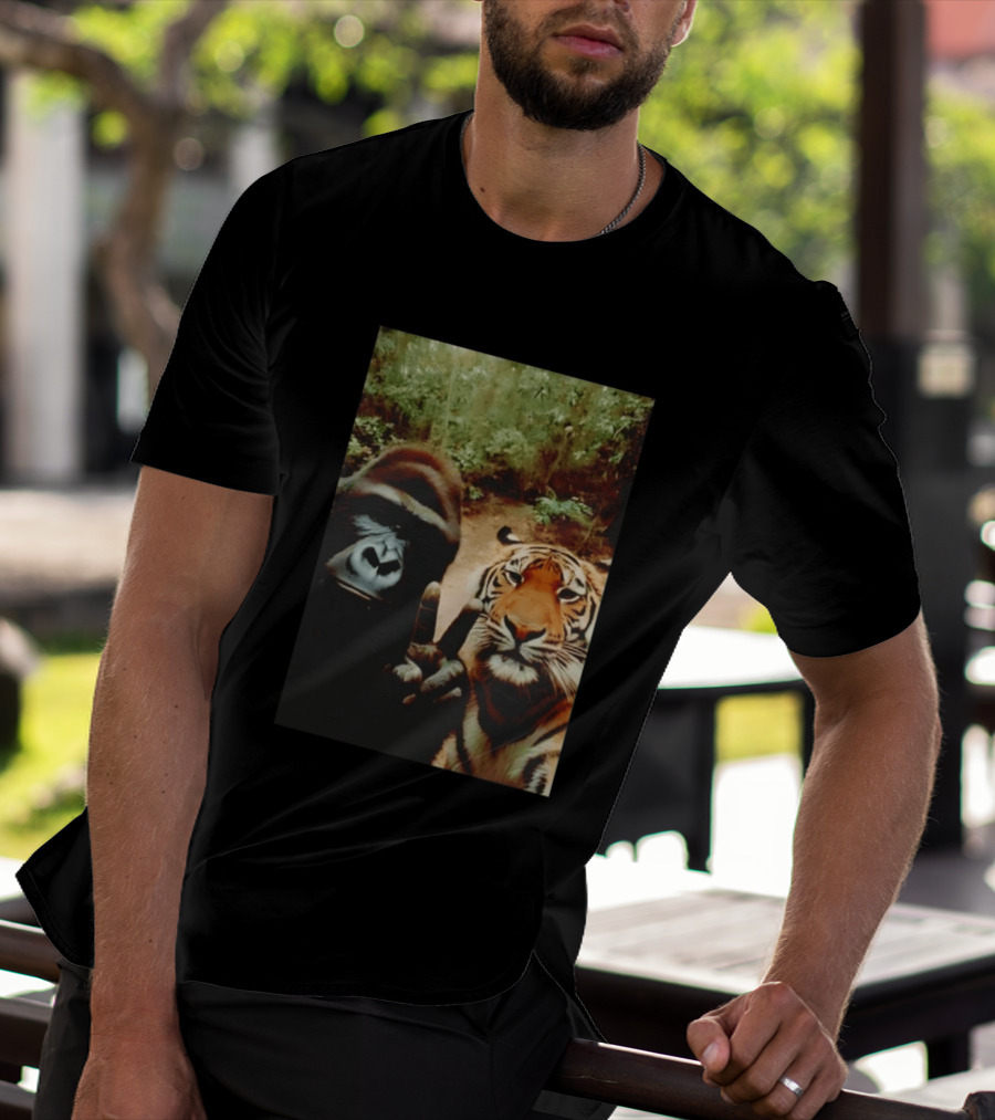 Gorilla And Tiger Peace Selfie Hi T-Shirt