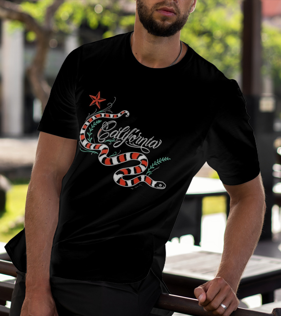 California King Snake Red Star Serpent T-Shirt