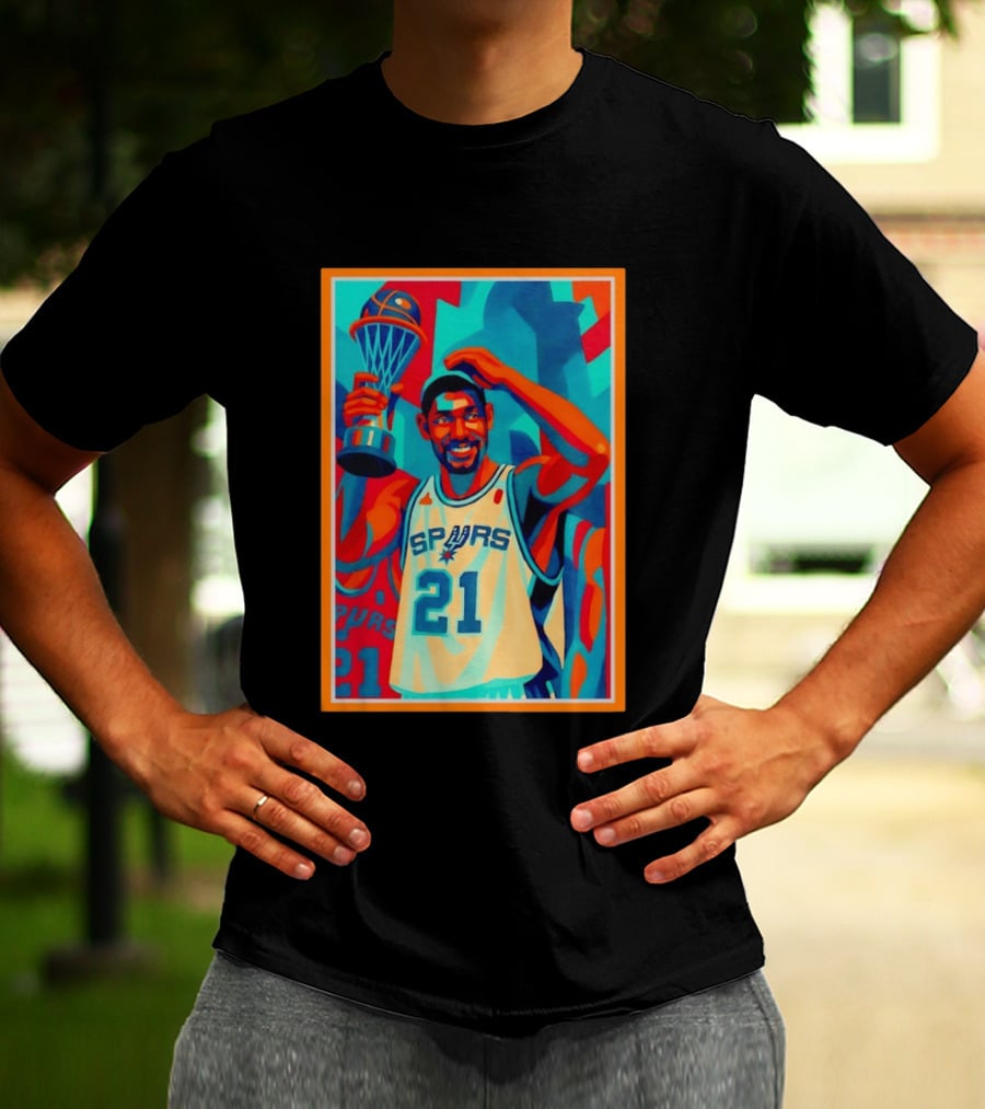 Tim Duncan San Antonio Spurs 21 Holding Trophy Victory Celebration T-Shirt